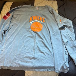 Men’s New York Knicks Long Sleeve T-Shirt. Willis Reed #19.  XXL.